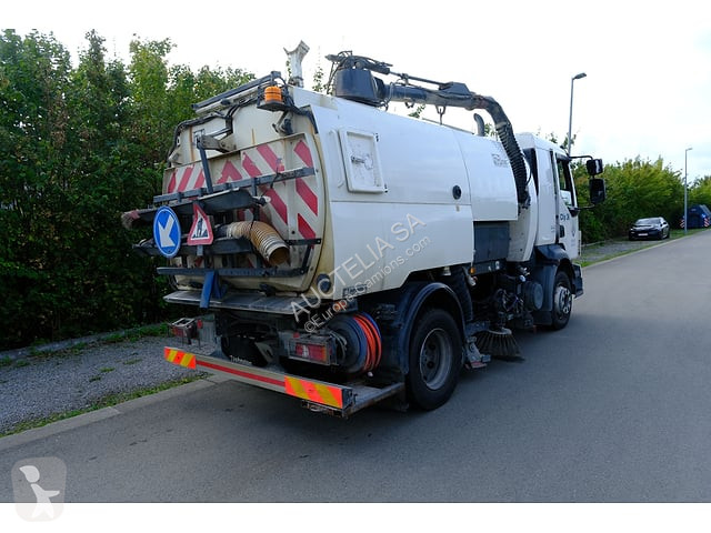 Silniční stroje Volvo