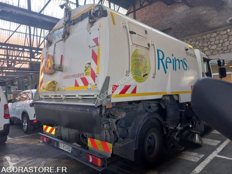 Vehículo de limpieza viaria Renault D