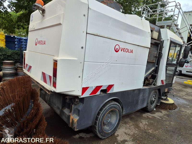 Коммунальная техника  Ravo CR450