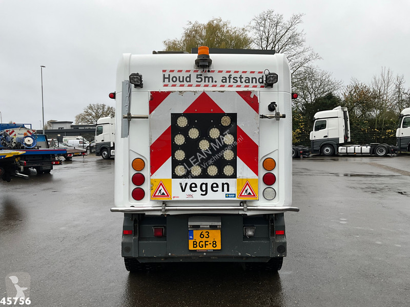 Коммунальная техника  Ravo 580 with 3-rd brush
