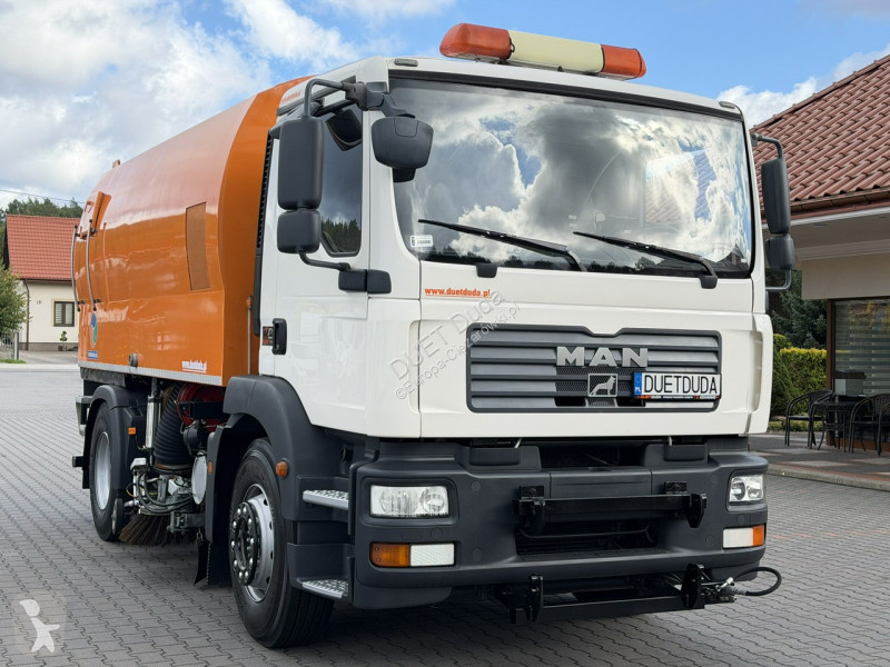 Коммунальная техника  MAN TGM 18.240 E5...