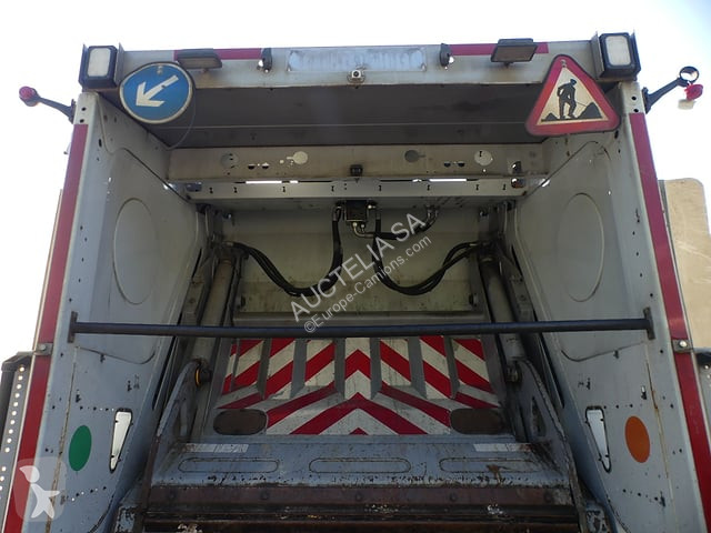 Vehículo de limpieza viaria Renault D19