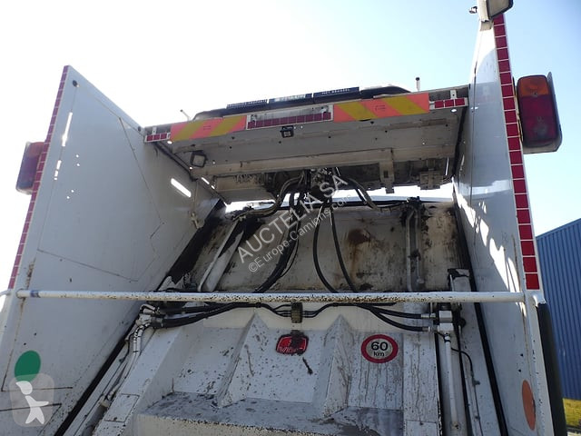 Vehículo de limpieza viaria Renault D19