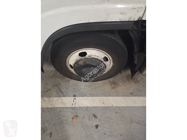 Veicolo per la pulizia delle strade Isuzu...