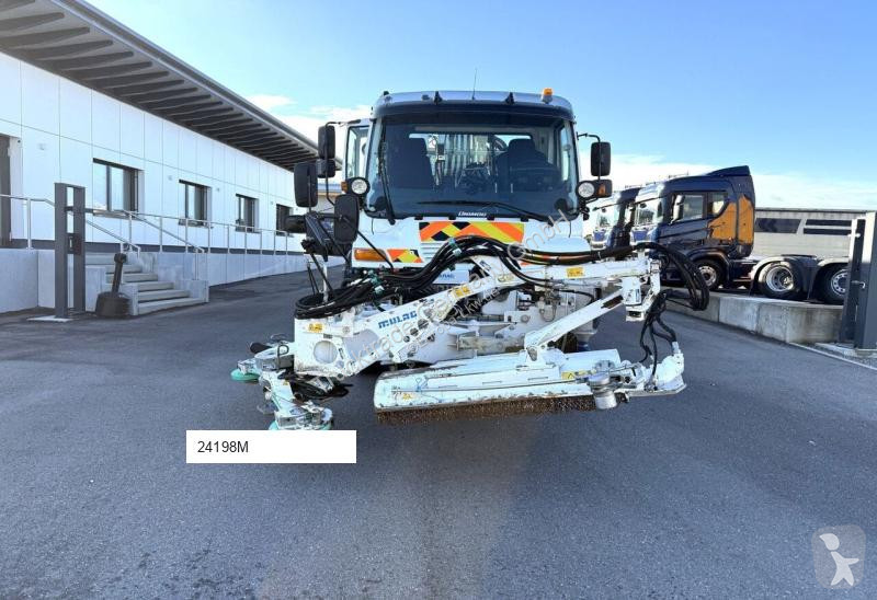 Engin de voirie Mercedes U400