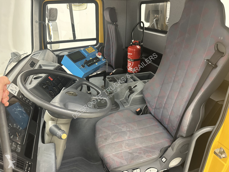 Mercedes 2031 - 4x4 sneeuwruimer road network...