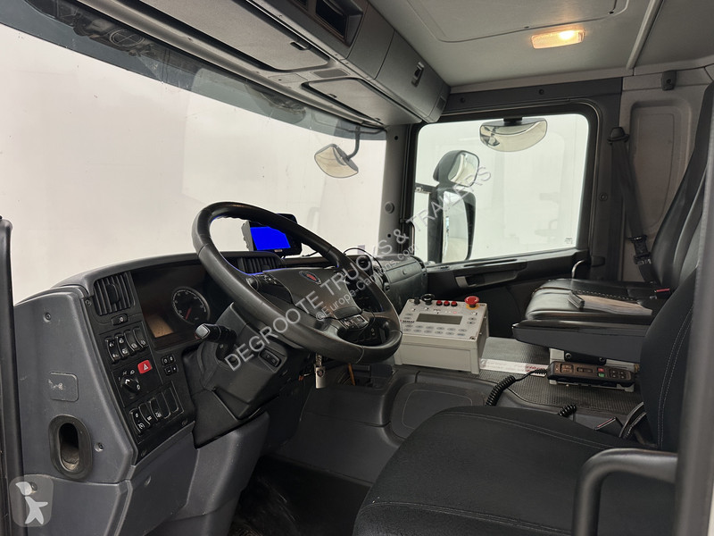آلة لصيانة الطرق Scania 360 - 6x2