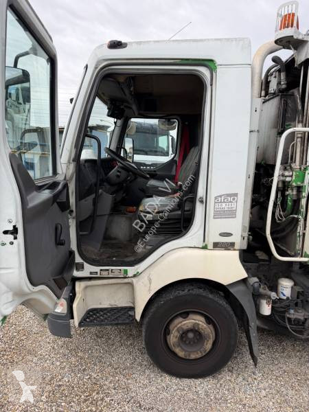 Renault 220 DCI road network trucks