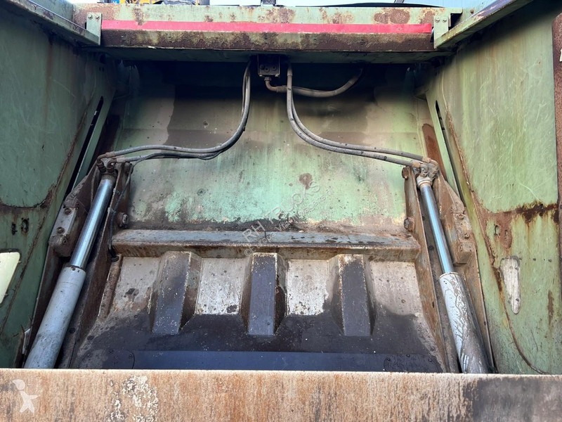 Útfenntartó-és-karbantartógép DAF 290 6X2 EURO...