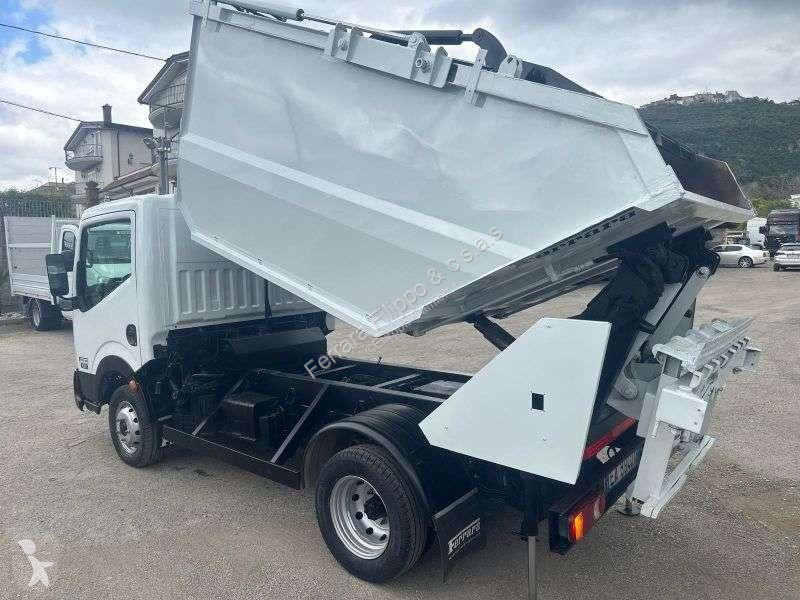 آلة لصيانة الطرق Nissan cabstar 35-11
