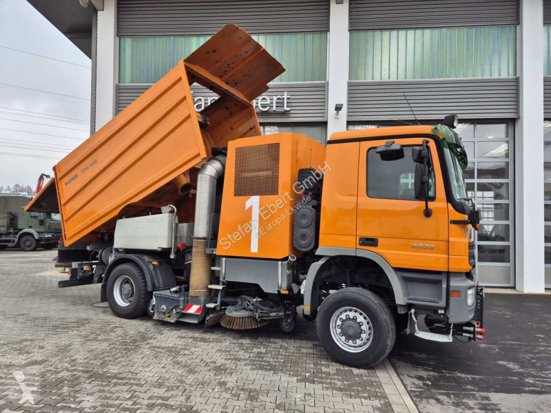 Silniční stroje Mercedes 2032 A 4x4 Bucher STKF...