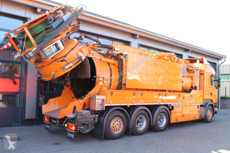 Vägmaskiner Scania 8x4 Kroll 19m³...