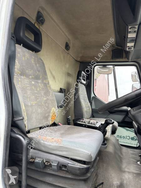 Engin de voirie Renault