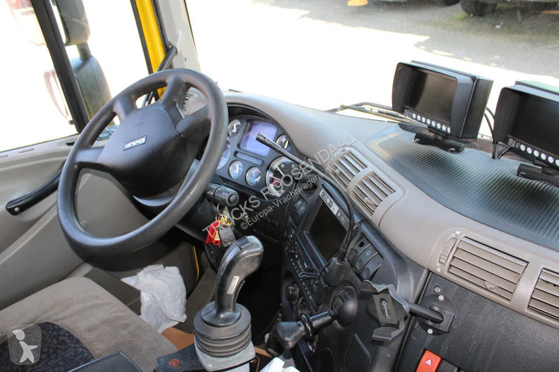 آلة لصيانة الطرق DAF 310 + 6X2 STEERING