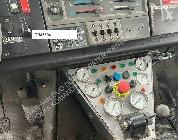 Gemeentevoertuig Unimog 4x4 ZAGRO SCHIENEN TWO...