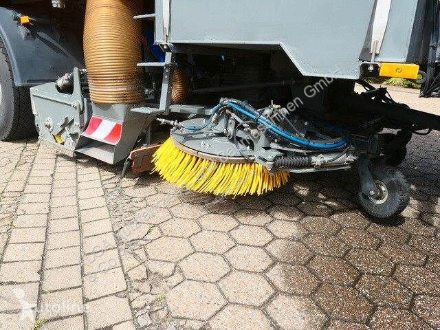Utilaje pentru drumuri Mercedes 2032 A 4x4,...