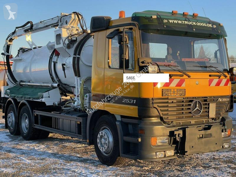 آلة لصيانة الطرق Mercedes