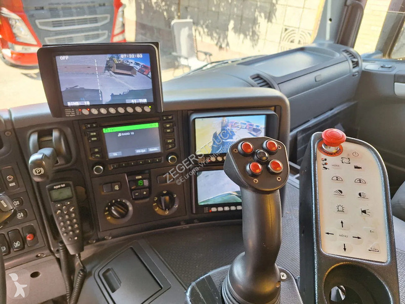 Maskine til vejarbejde Scania 310 310