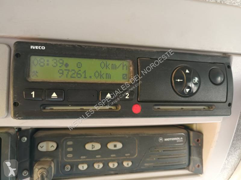 آلة لصيانة الطرق Iveco
