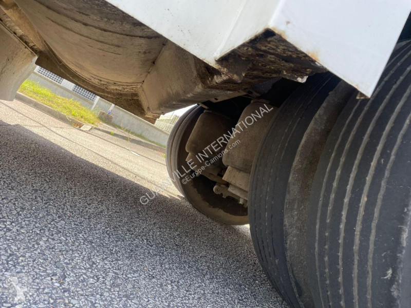 Veicolo per la pulizia delle strade Renault 270...