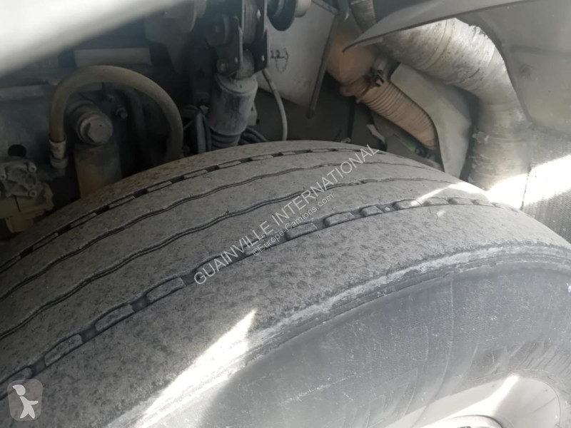 آلة لصيانة الطرق Renault 280 DXI