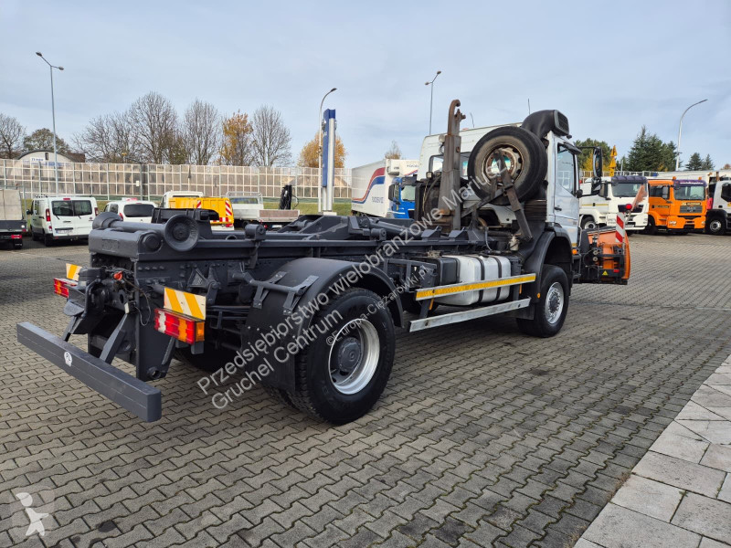 Пътнопочистваща техника Mercedes Axor 1833 4X4...