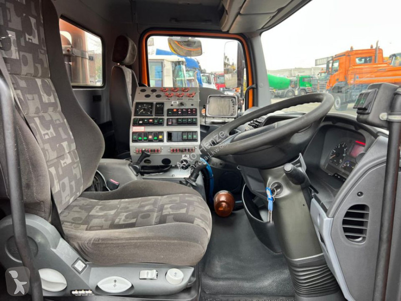 آلة لصيانة الطرق Mercedes Atego 1318 LKO...