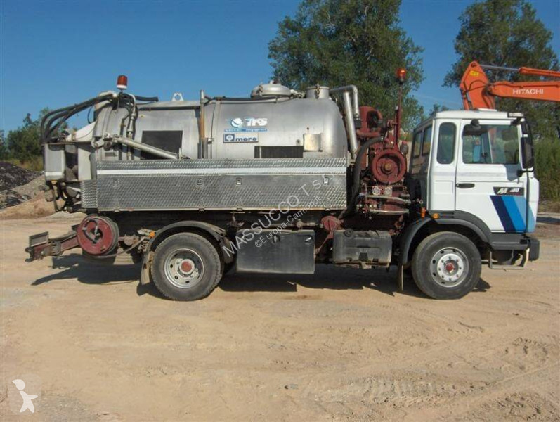 آلة لصيانة الطرق Renault VI-40ACJ3