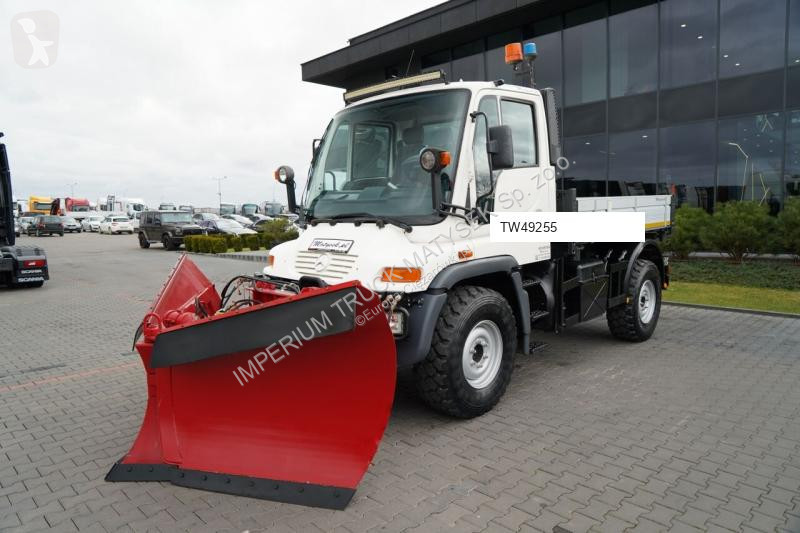 Útfenntartó-és-karbantartógép Mercedes UNIMOG...