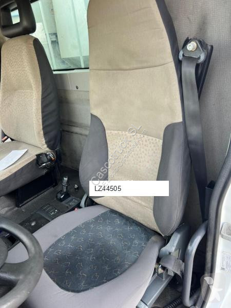 آلة لصيانة الطرق Renault BASURERO 320