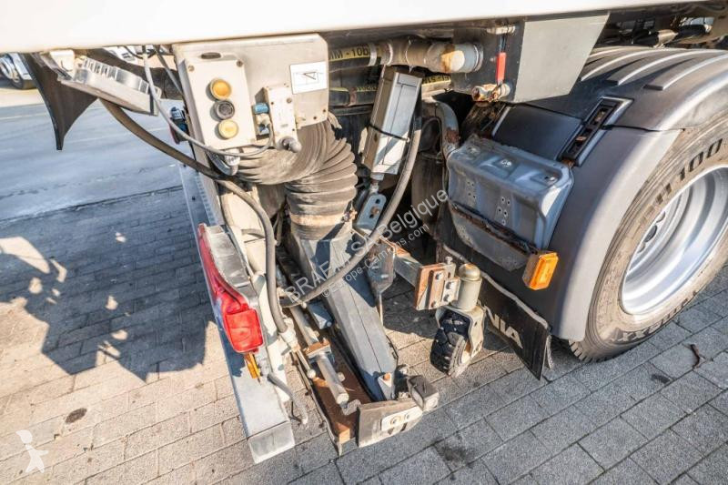 آلة لصيانة الطرق Scania P280 - SCHORINGER...