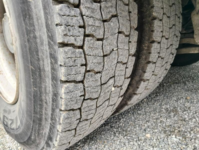 آلة لصيانة الطرق Renault 320.19
