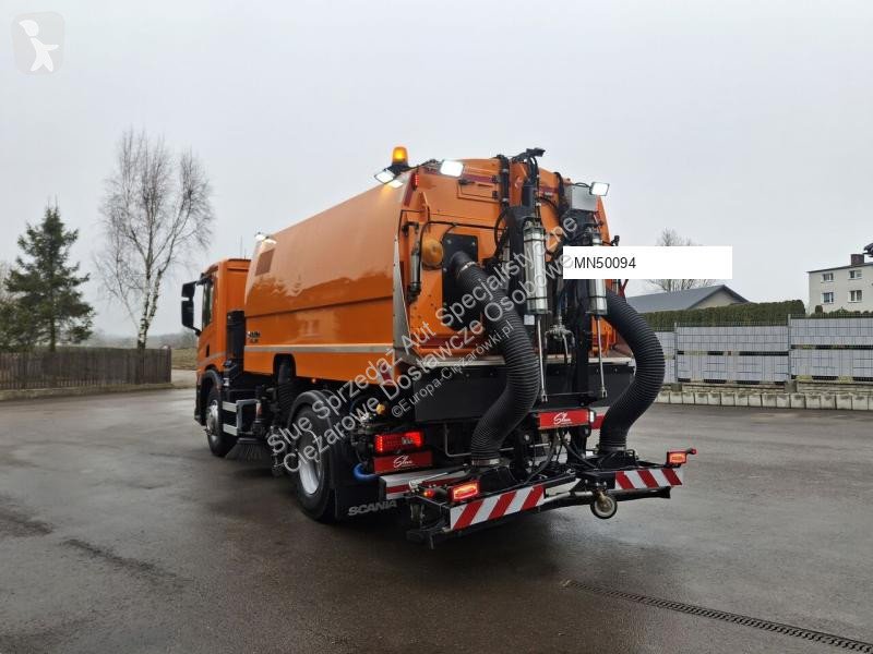 آلة لصيانة الطرق Scania Viajet 7 R/L H/HS