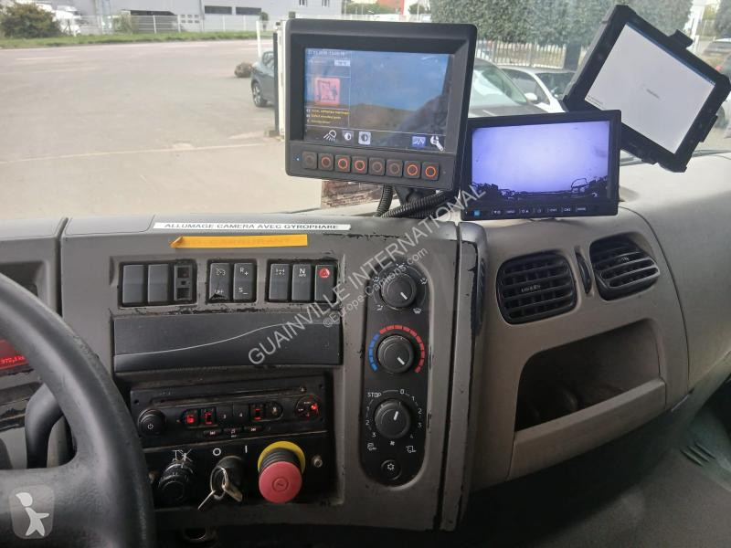 آلة لصيانة الطرق Renault 310 DXI