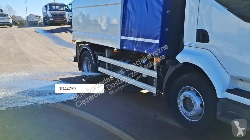 آلة لصيانة الطرق Renault 220 Polewaczka...