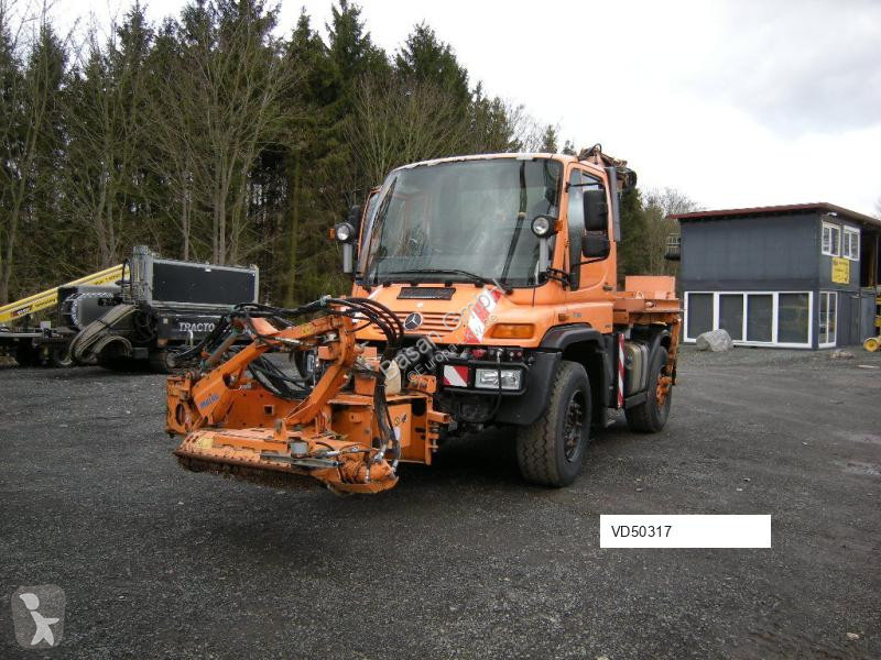 Engin de voirie Mercedes Unimog U400 Mähzug, Mulag