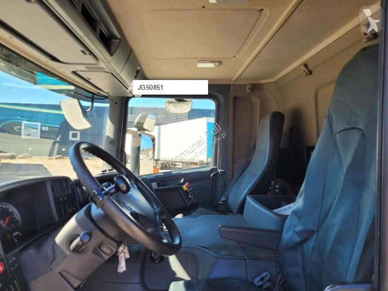 آلة لصيانة الطرق Scania P280