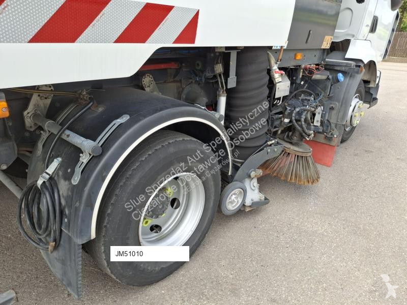 آلة لصيانة الطرق Renault 220