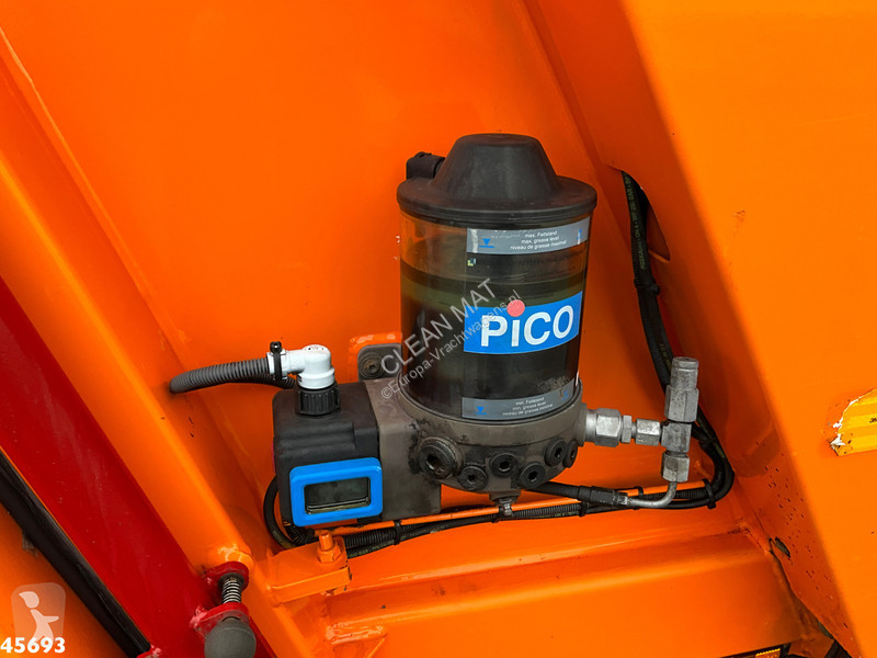 آلة لصيانة الطرق Fuso 9C18 Euro 6 Zoeller 7m³...