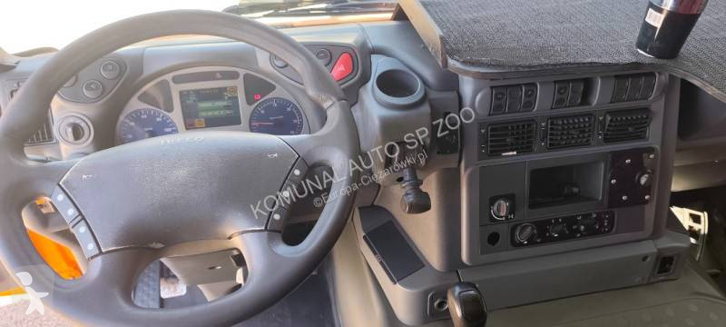 آلة لصيانة الطرق Iveco