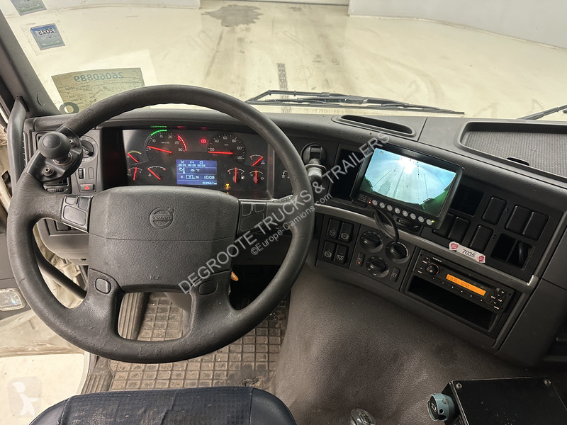 آلة لصيانة الطرق Volvo 300 - 6x2