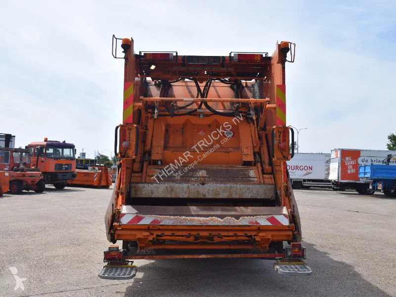 آلة لصيانة الطرق Iveco AD260S31 - VDK waste...
