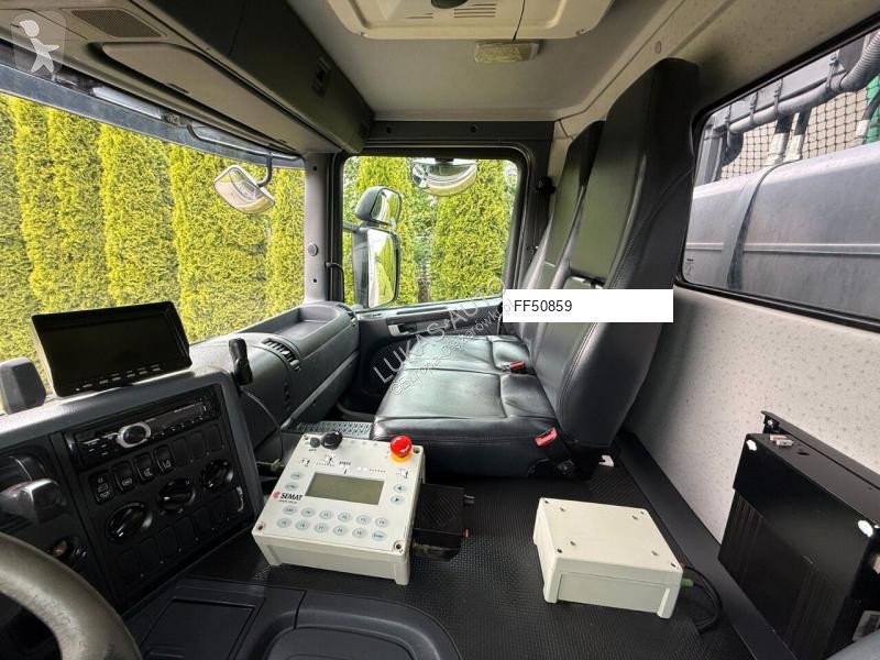 Engin de voirie Scania P280