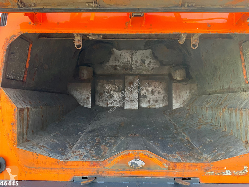 آلة لصيانة الطرق Mercedes 1324 Johnston VT 650...