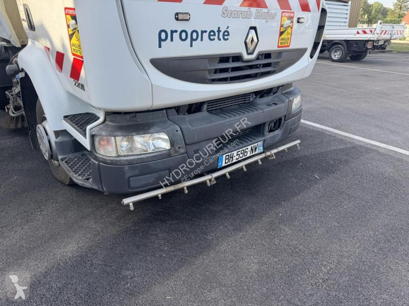 آلة لصيانة الطرق Renault 220