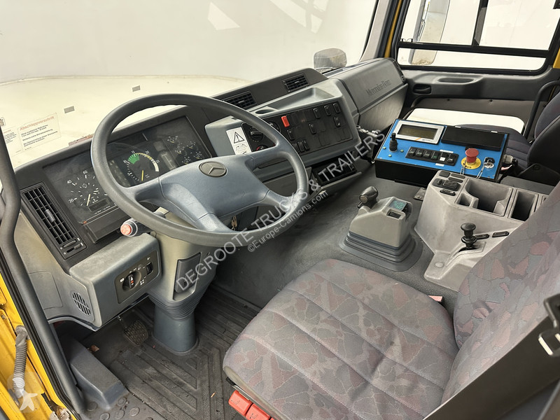 آلة لصيانة الطرق Mercedes 2031 - 4x4 -...