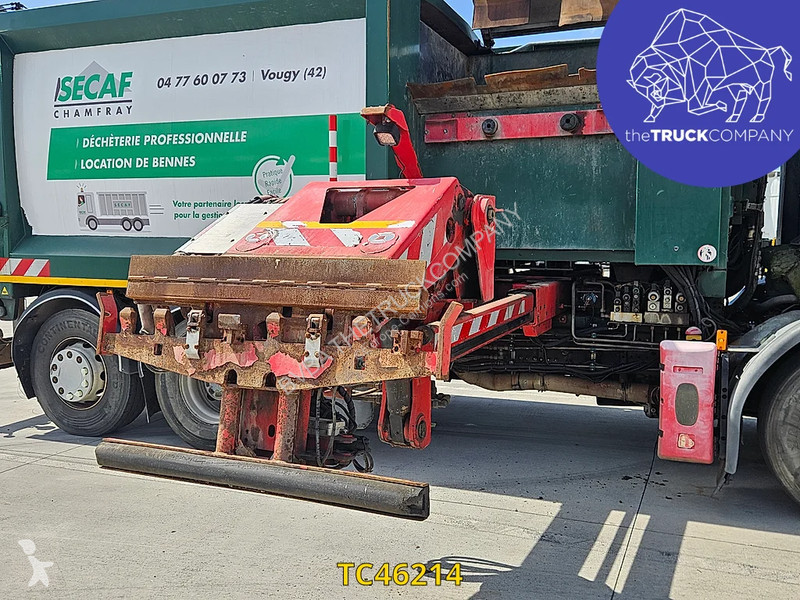 Engin de voirie Renault 380