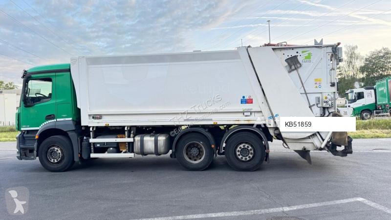Engin de voirie Mercedes 2543