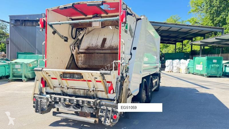 آلة لصيانة الطرق Scania P370