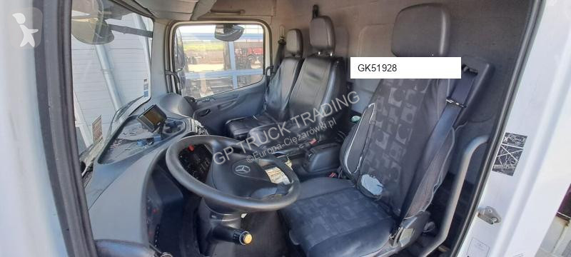 Engin de voirie Mercedes 2529